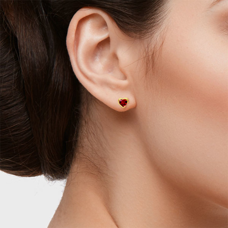 Boucles d'Oreilles Coeur Or 375/1000 serties Rubis