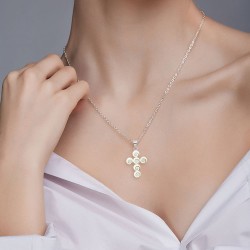 Pendentif Oeil de Sainte Lucie Croix Argent 925/1000 porté