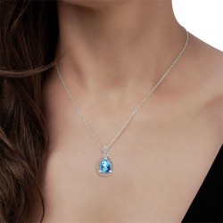 Collier en Argent 925 Topaze bleue taille poire porté