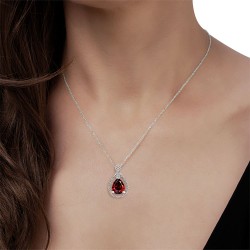 Collier Argent 925/1000 Grenat taille poire porté