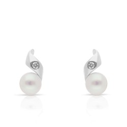 Boucles d'oreilles en Or Blanc 375/1000 Perles de Culture et Diamants face