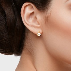 Boucles d'oreilles en Or 375/1000 Perles de Culture 6 Diamants portées