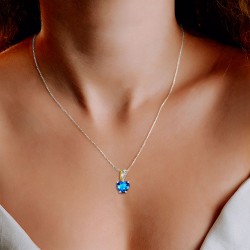 Collier Argent 925/1000 Plaqué Or 18 carats Topaze bleue Suisse porté